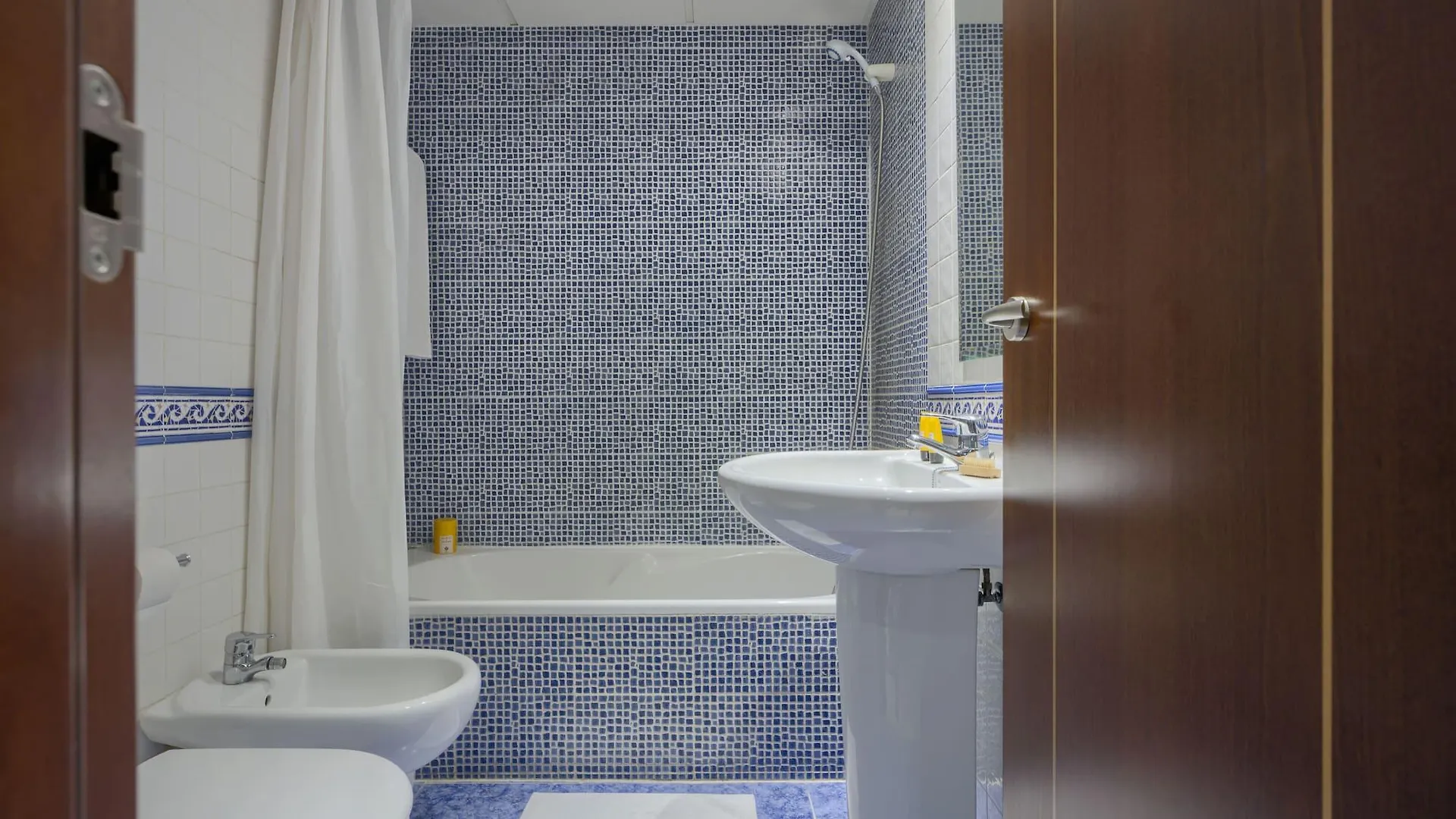 Apartment Oficentro Suites Apartaments Malaga Spain