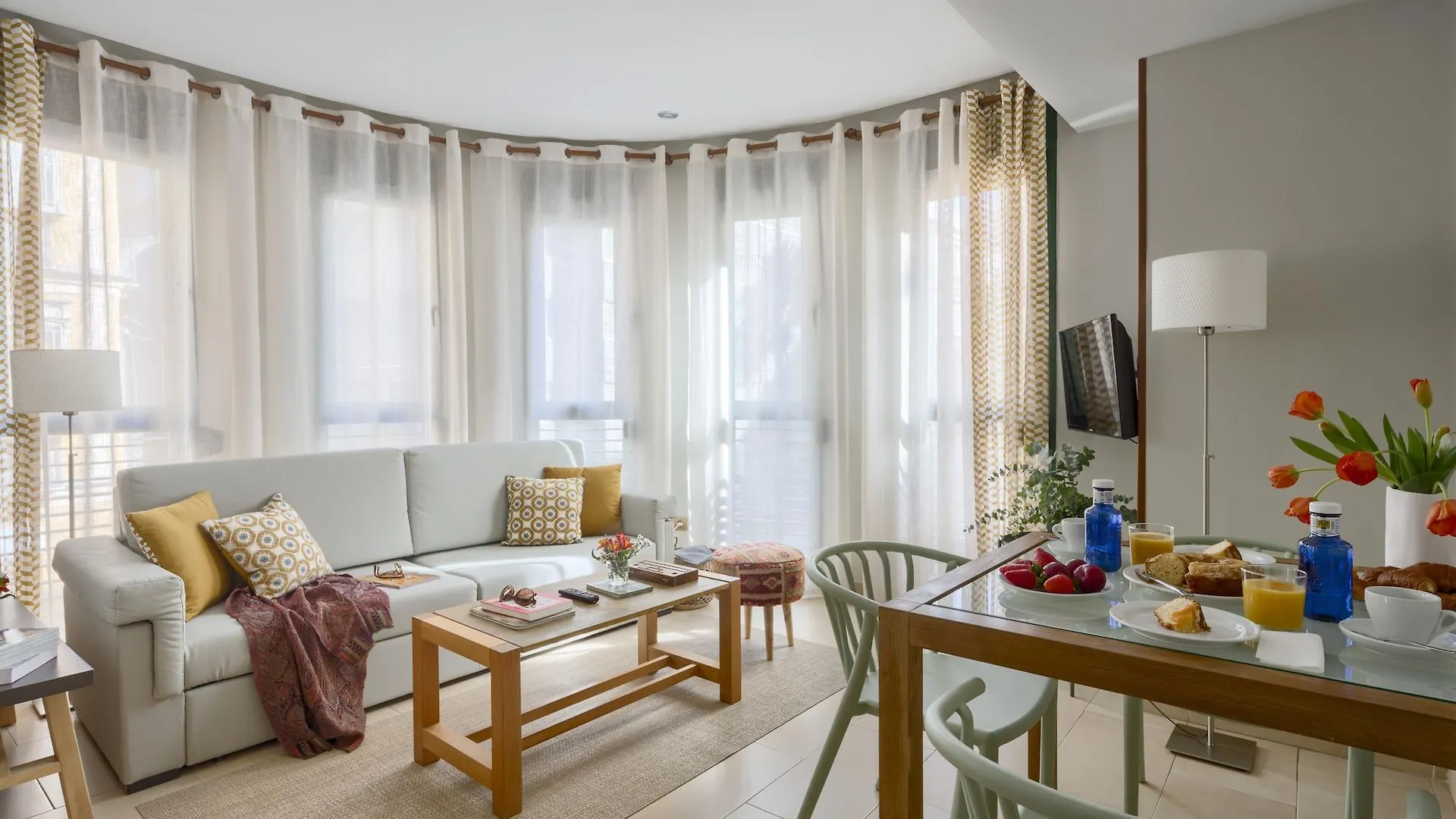 Oficentro Suites Apartaments Málaga Spanje