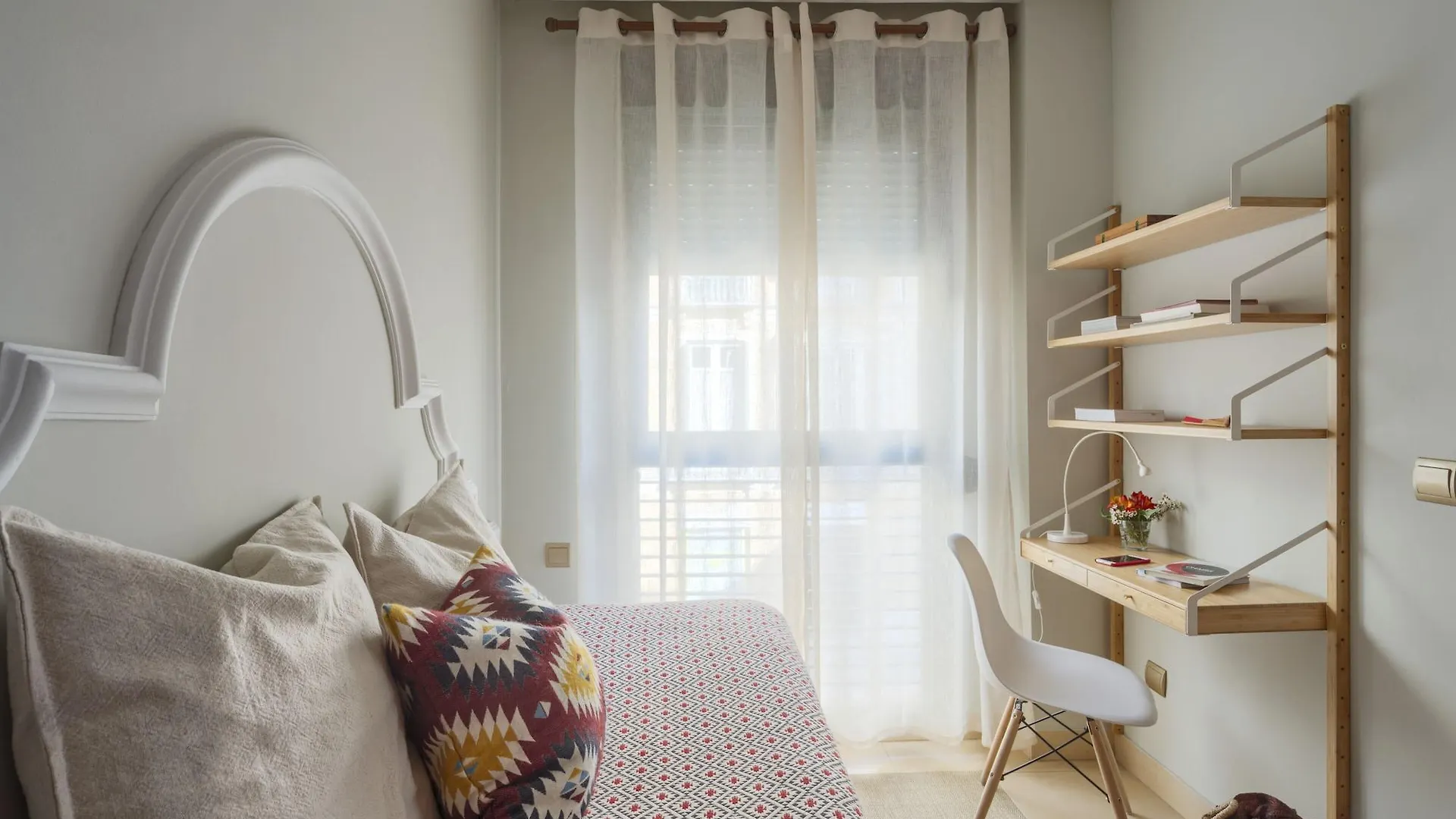 Oficentro Suites Apartaments Málaga